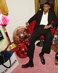 MAMMOTH BLACK LEATHER