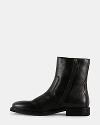 TRAVERSE BLACK LEATHER