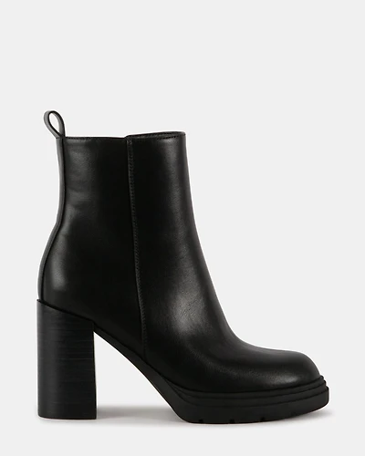BLURED BLACK