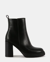 BLURED BLACK