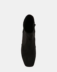 WYATT BLACK