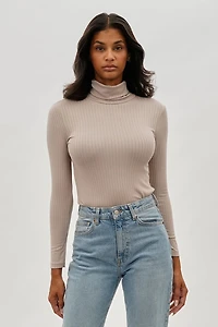 Majora Long Sleeve Turtleneck Pullover Sweater