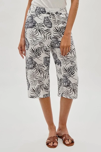 International INC Company Leaf Print Cropped Pants