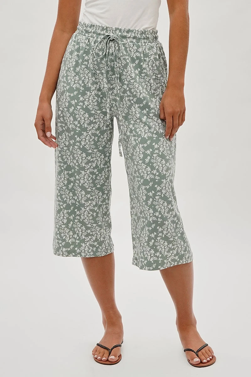 International INC Company Floral Tie Waist Capris