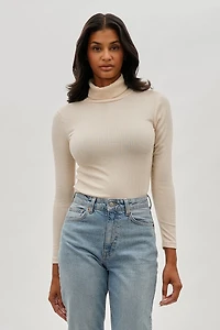 Ribbed Turtleneck Pullover Sweater