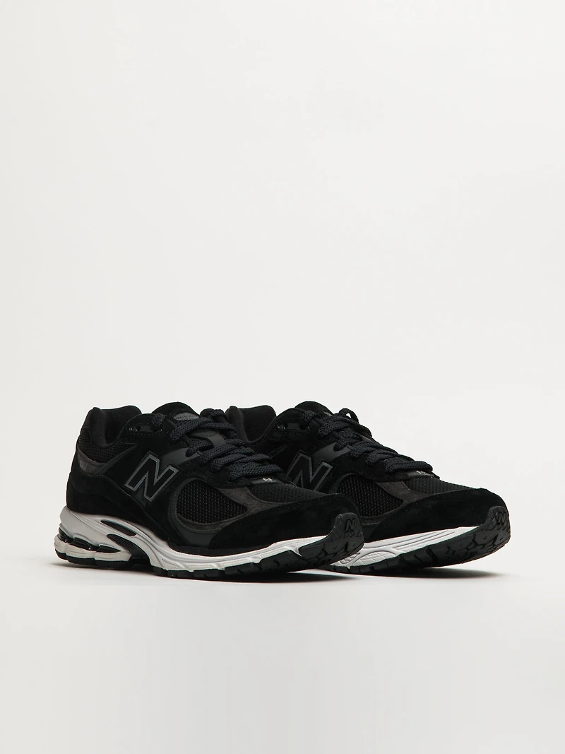 MENS NEW BALANCE 2002 SNEAKER - BLACK