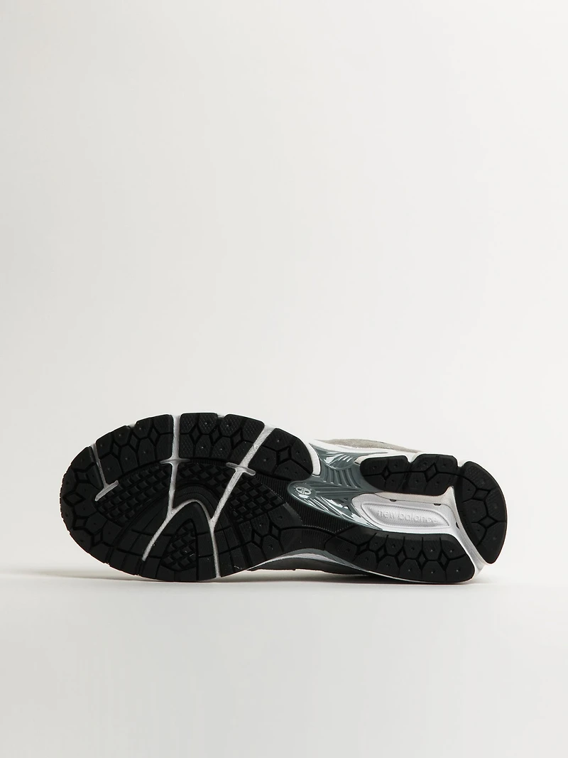 MENS NEW BALANCE 2002 SNEAKER - STEEL GREY