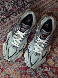 MENS NEW BALANCE THE 9060 SNEAKER - GREY