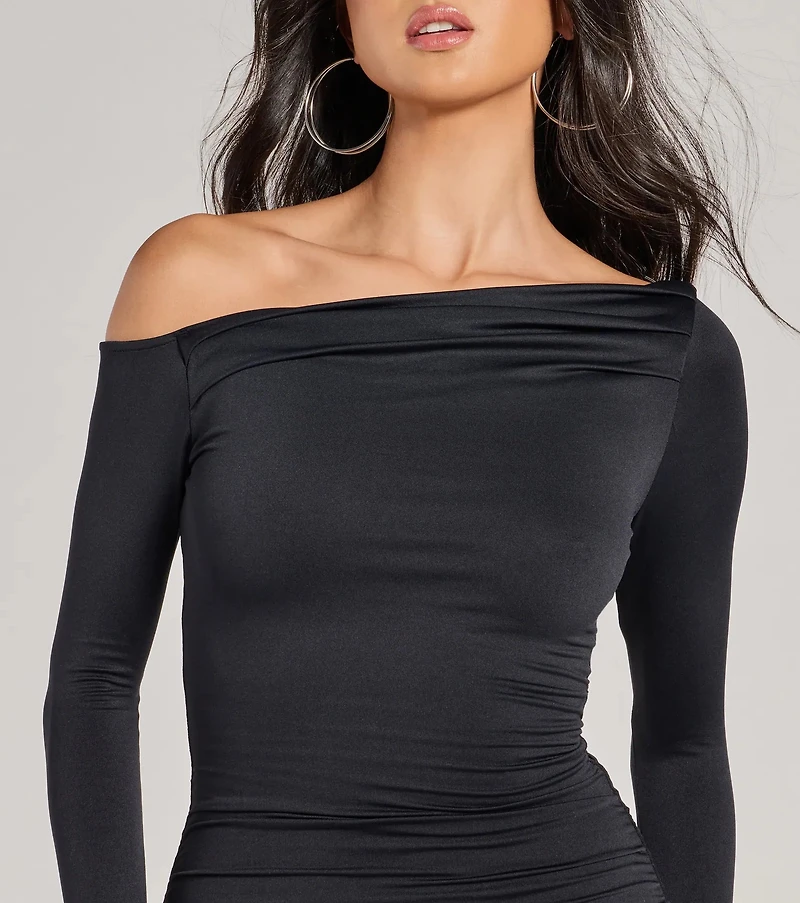 Dinner Date Off-The-Shoulder Long Sleeve Midi Dress