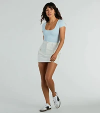 Smooth Silhouette Scoop Neck Short Sleeve Bodysuit