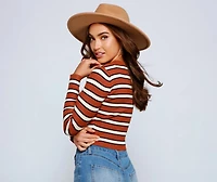 Trendsetting Babe Cropped Sweater