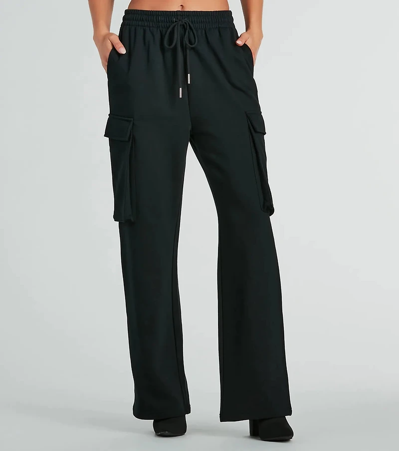 Elevated Cool Wide-Leg Cargo Sweatpants