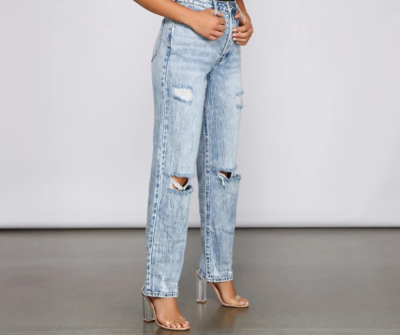 Effortless And Edgy Boyfriend Jeans