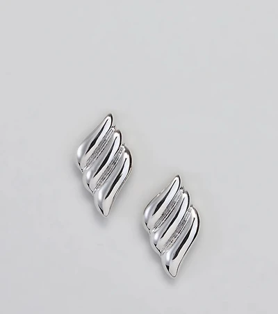 Chic Wonders Ribbed Wave Earrings