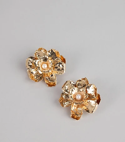 Floral Impact Pearl Earrings