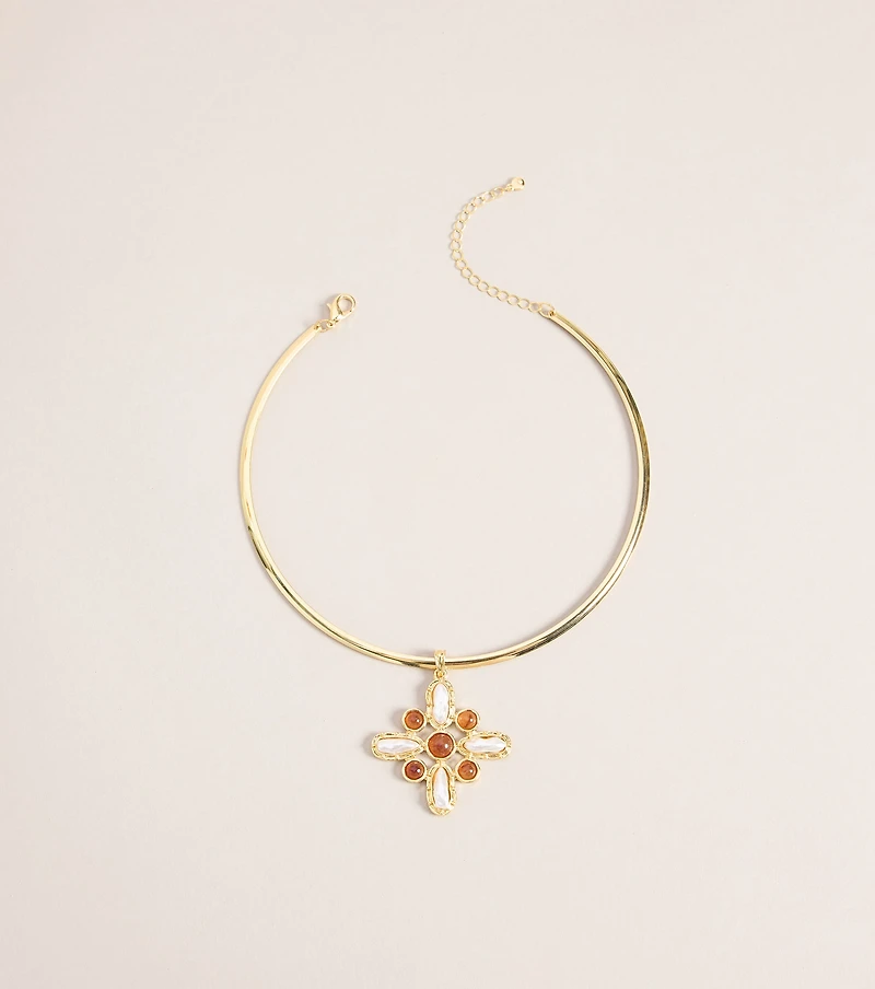 Chic And Sleek Cross Pendant Collar Necklace