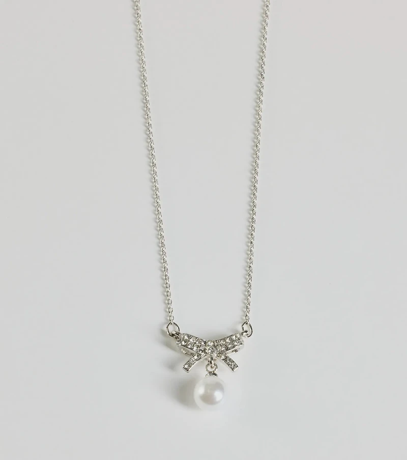 Simple And Stunning Rhinestone Bow Necklace