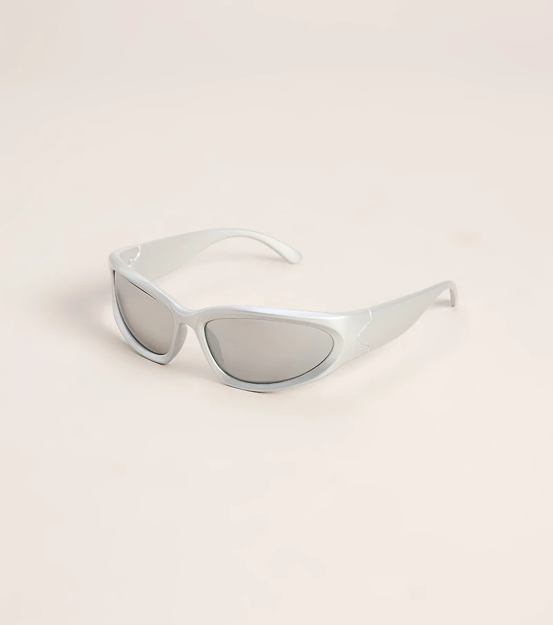 Sleek Attitude Curved Square Sunglasses