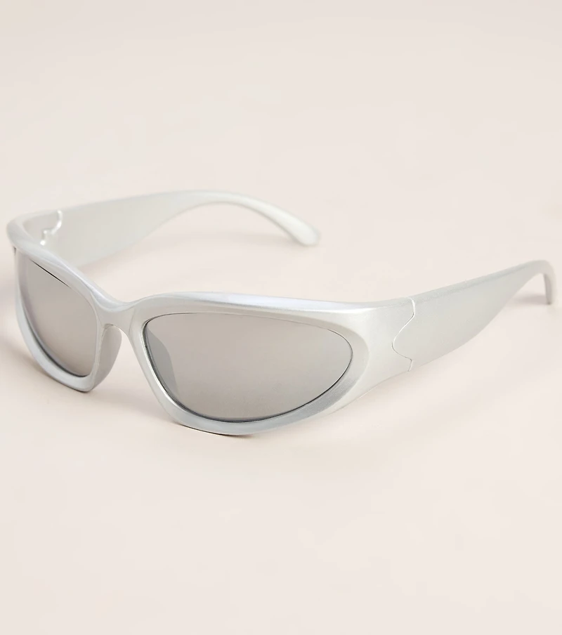 Sleek Attitude Curved Square Sunglasses