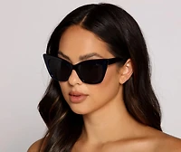 Sleek Style Cat-Eye Sunglasses