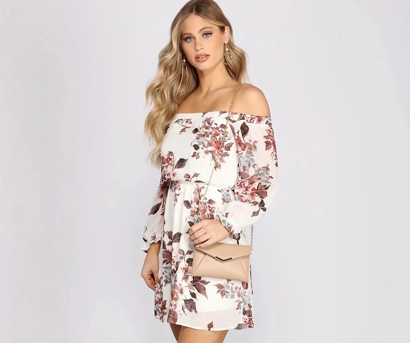Classic Chic Vibes Envelope Crossbody