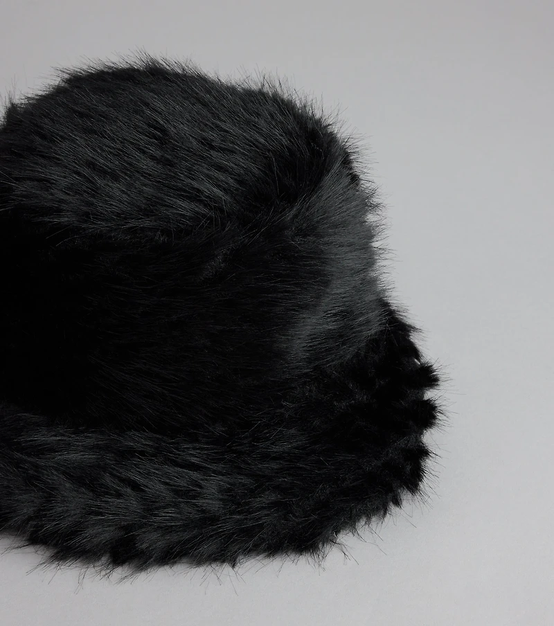 Cold Girl Classic Faux Fur Bucket Hat
