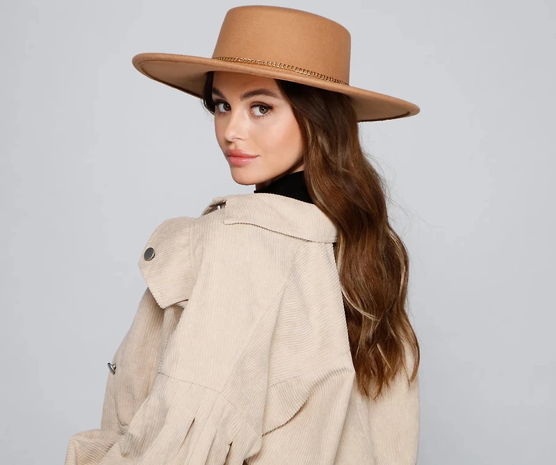 Chic Chain Detail Boater Hat