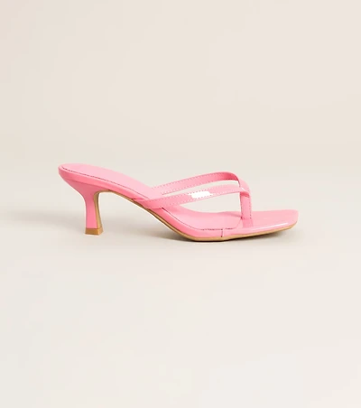 Chic On Schedule Thong Heels
