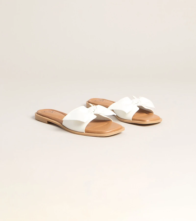Sun Plans Bow Flat Sandals