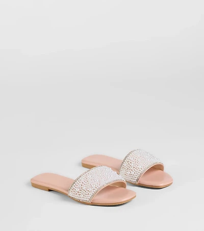 Ever So Chic Rhinestone Pearl Sandals