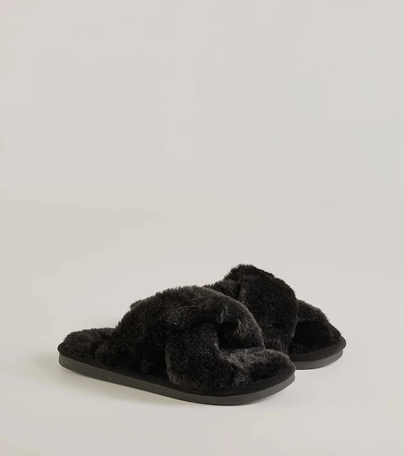 So Cozy Faux Fur Criss-Cross Slides