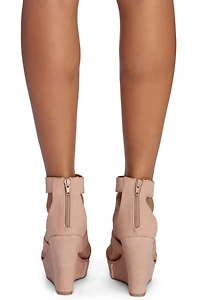 Put A Ring On It Wedges