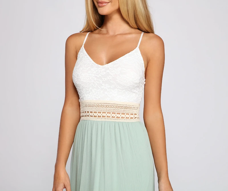 Effortlessly Stunning Crochet Waist Maxi Dress
