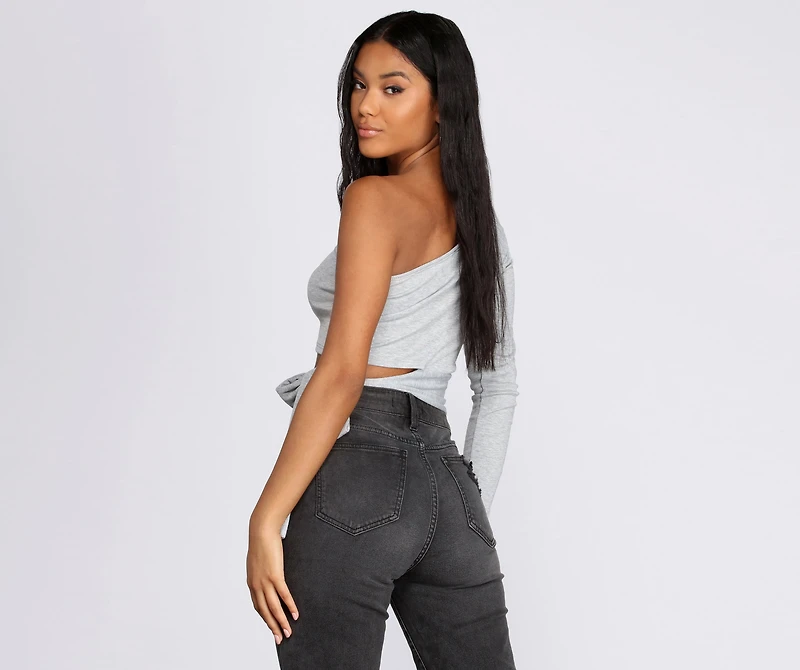 Single Sleeve Ribbed Crop Top