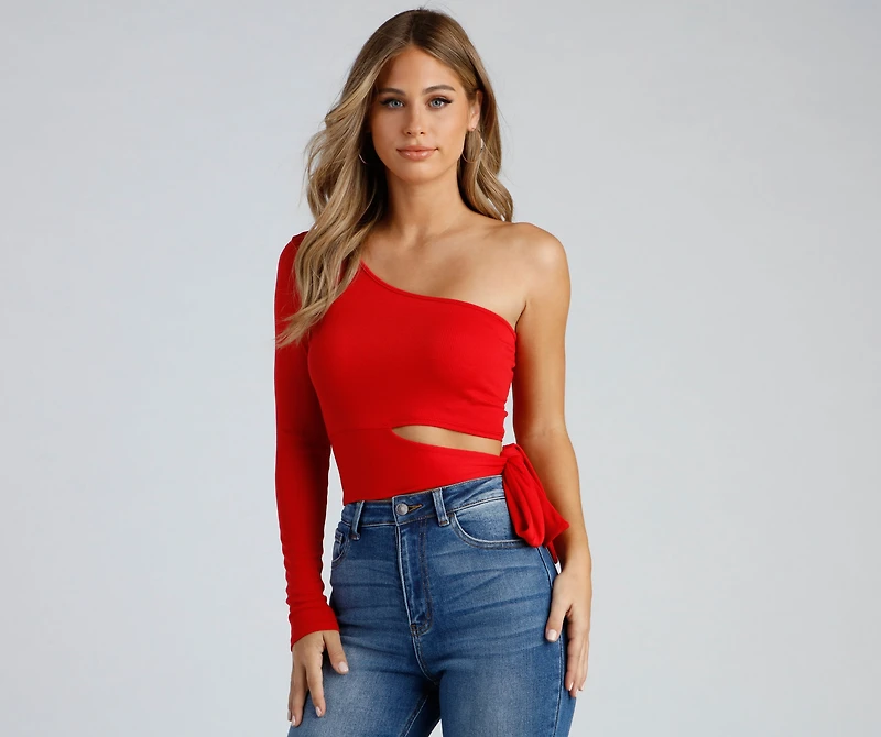 Single Sleeve Ribbed Crop Top