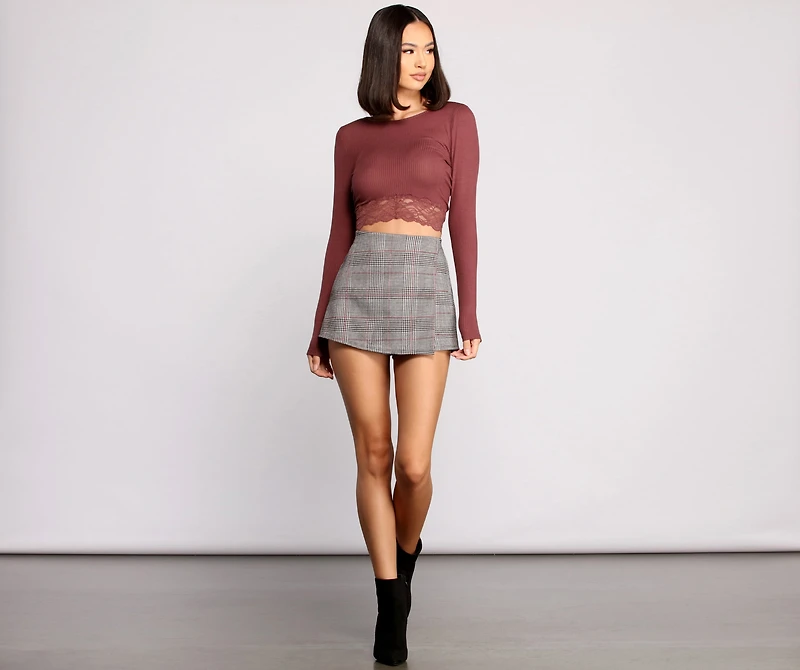 Ribbed Tie Back Lace Hem Crop Top