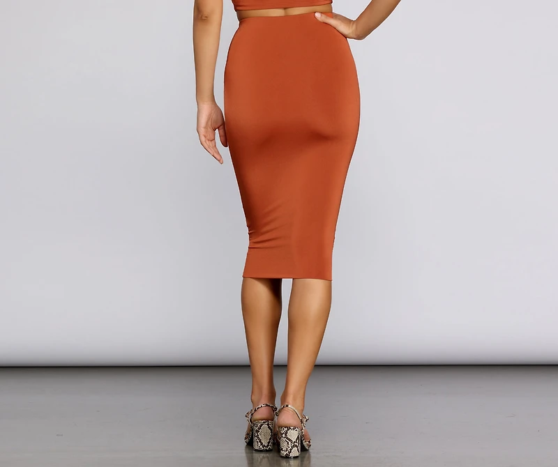Sleek And Streamlined Midi Skirt
