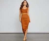 Chic And Basic Ruched Midi Skirt
