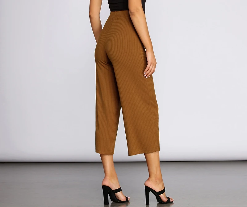 Relaxed And Ribbed Crop Pants