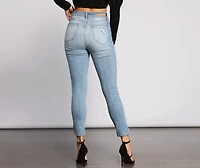 High Rise Destructed Diva Skinny Jeans