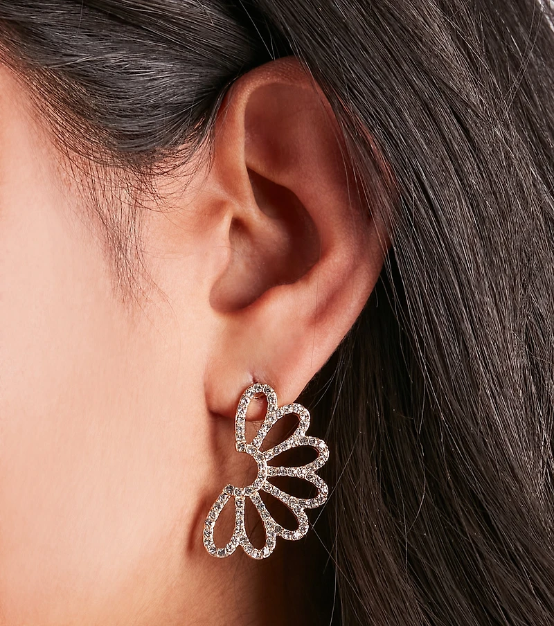 Pretty Details Rhinestone Flower Earrings