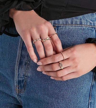 Prettiest Details Flower Ring Set