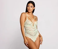 Dainty Lace V Wired Caged Teddy