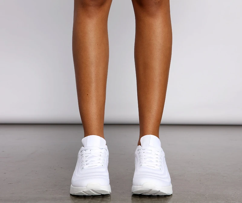 Keep On Moving Basic Sneakers