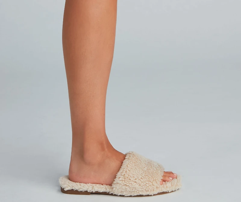 Sweet Dreams Faux Sherpa Sandals