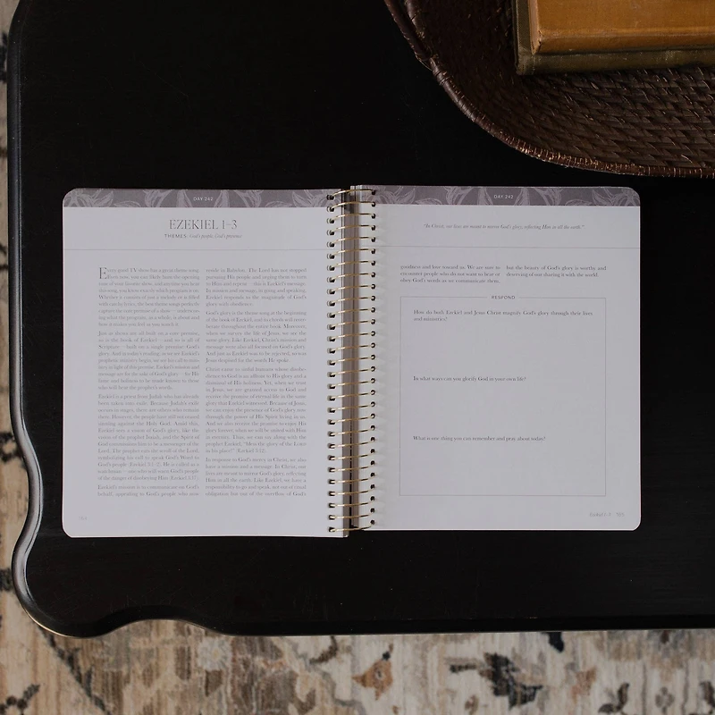 365 Days of Discovering the Beauty of Jesus/ Volume 3