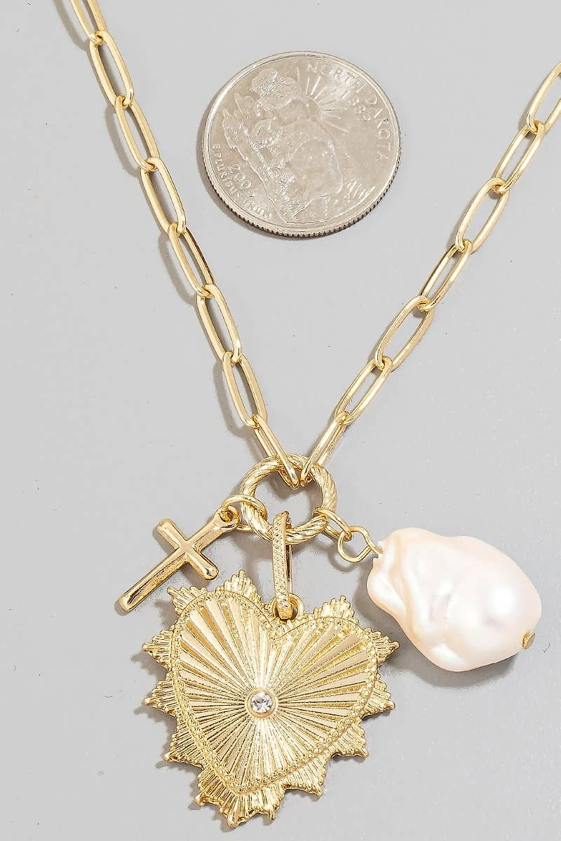 Single Stud Hear And Pearl Charm Chain Necklace