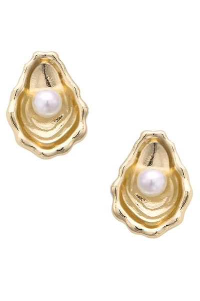 Oyster & Pearl Stud Earrings in Shiny Gold