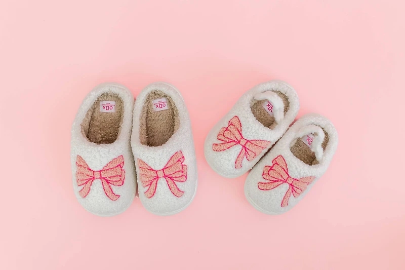 Toddler/Kid Fuzzy Plush Slippers w/ Pink Bow