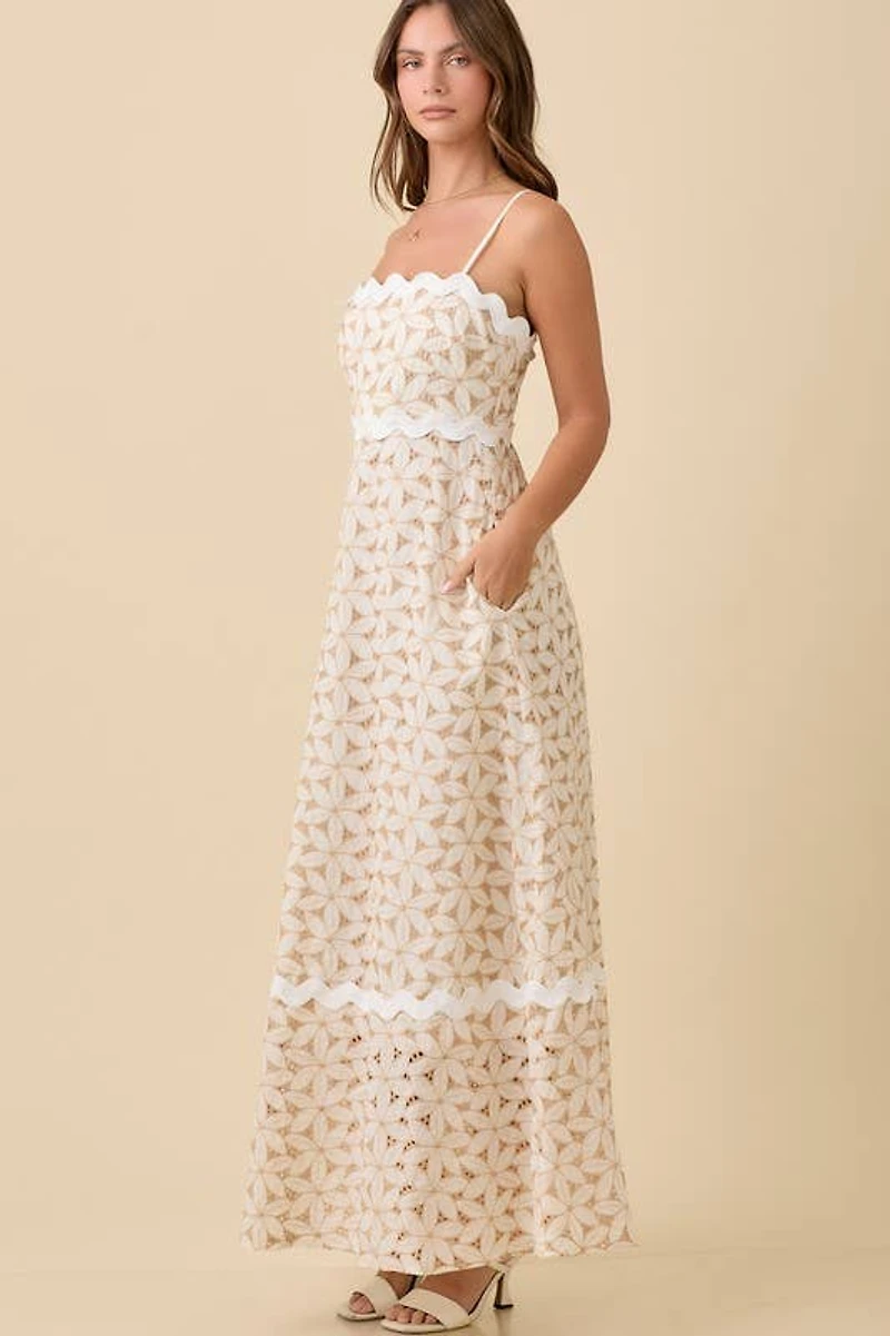 Floral Eyelet Contrast Maxi Dress